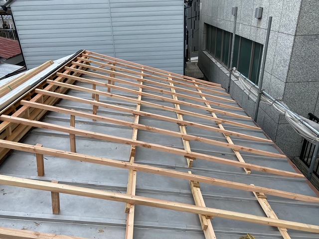 葺き替え工事かさ上げ